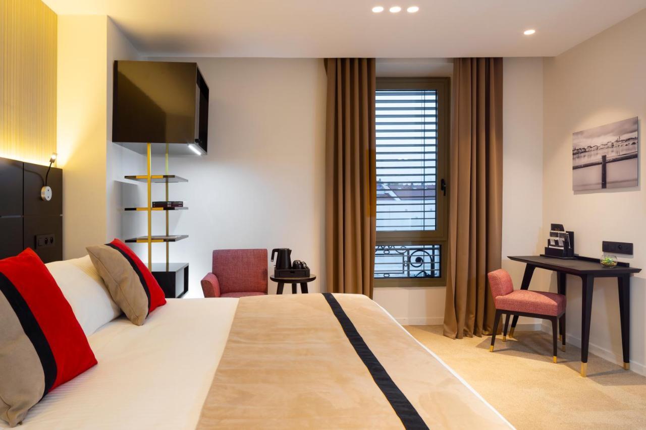 Standard King Room