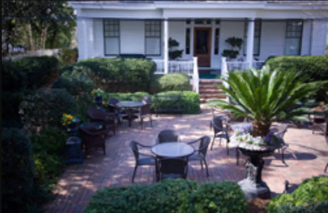 1842 Inn-1